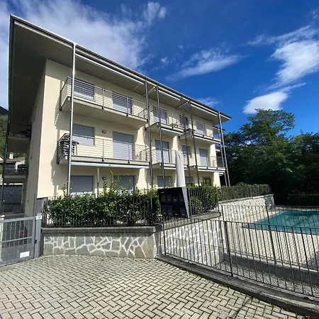 Modern In With Pool 아파트 *