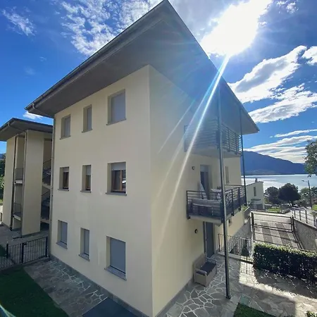 Modern In With Pool 아파트 *