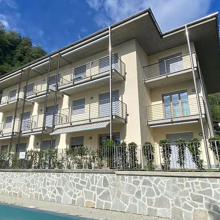 Modern In With Pool